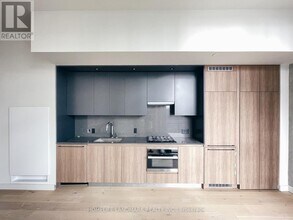 81 Wellesley St E in Toronto, ON - Building Photo - Building Photo