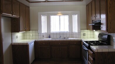 6200 Ringsdale Ct in Bakersfield, CA - Building Photo - Building Photo