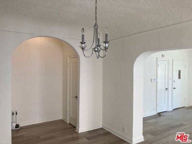 440 N Orange Grove Ave in Los Angeles, CA - Building Photo - Building Photo