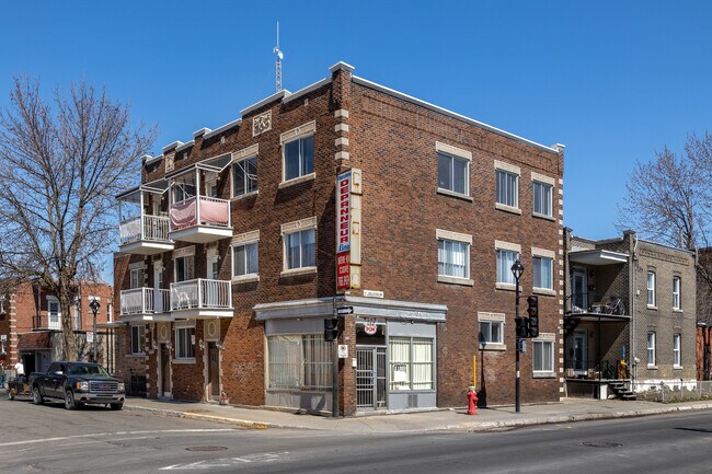 6160-6168 Eadie St in Montréal, QC - Building Photo - Building Photo
