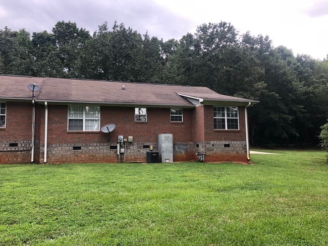 254 Sloans Grove Rd in Spartanburg, SC - Foto de edificio - Building Photo