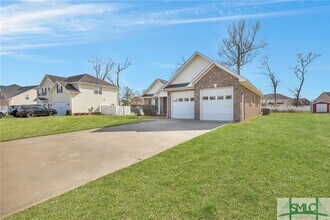 720 English Oak Dr in Hinesville, GA - Building Photo - Building Photo