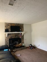 1225 Creek Forest Ct NW in Conyers, GA - Foto de edificio - Building Photo