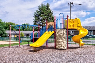 Bardstown Forest in Louisville, KY - Building Photo - Building Photo