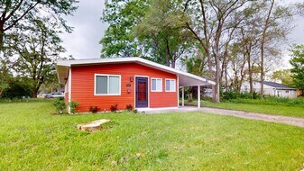 737 E 47th Ave in Gary, IN - Building Photo