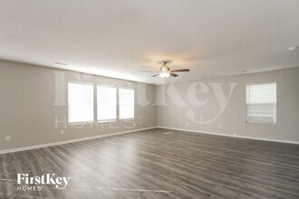 4725 Tuliptree Dr in Greensboro, NC - Building Photo - Building Photo