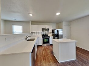 1245 Cloverview St in Blacklick, OH - Foto de edificio - Building Photo