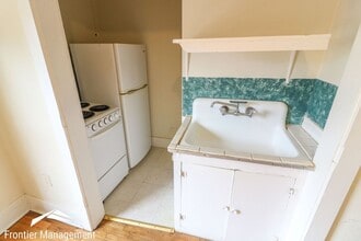 412 N 11th St in Manhattan, KS - Building Photo - Building Photo