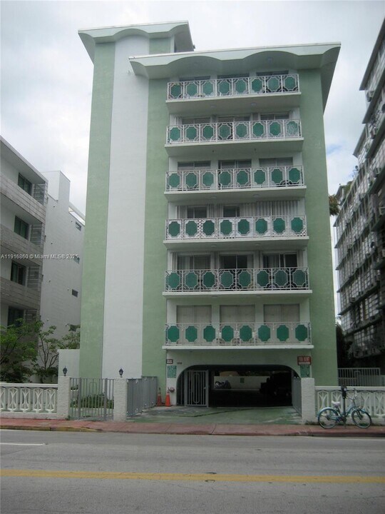 1732 Meridian Ave in Miami Beach, FL - Foto de edificio