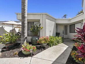 7912 Emerald St in Ventura, CA - Building Photo - Building Photo