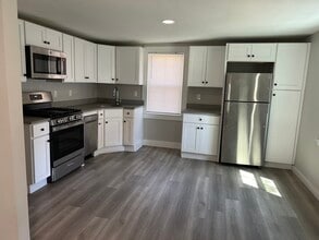 19 Forest St in Rockport, MA - Building Photo - Building Photo