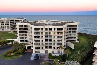 3360 S Ocean Blvd in Palm Beach, FL - Foto de edificio - Building Photo