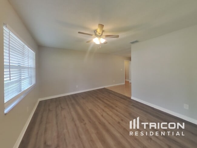 14800 11th St in Dade City, FL - Building Photo - Building Photo