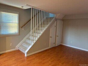 44 1/2 Avenue A in Port Washington, NY - Building Photo - Building Photo