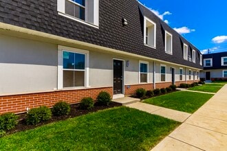 Windsor Forest Townhomes in New Castle, DE - Building Photo - Building Photo