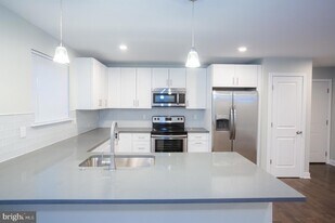 1228-32 W College Ave, Unit 5 in Philadelphia, PA - Building Photo