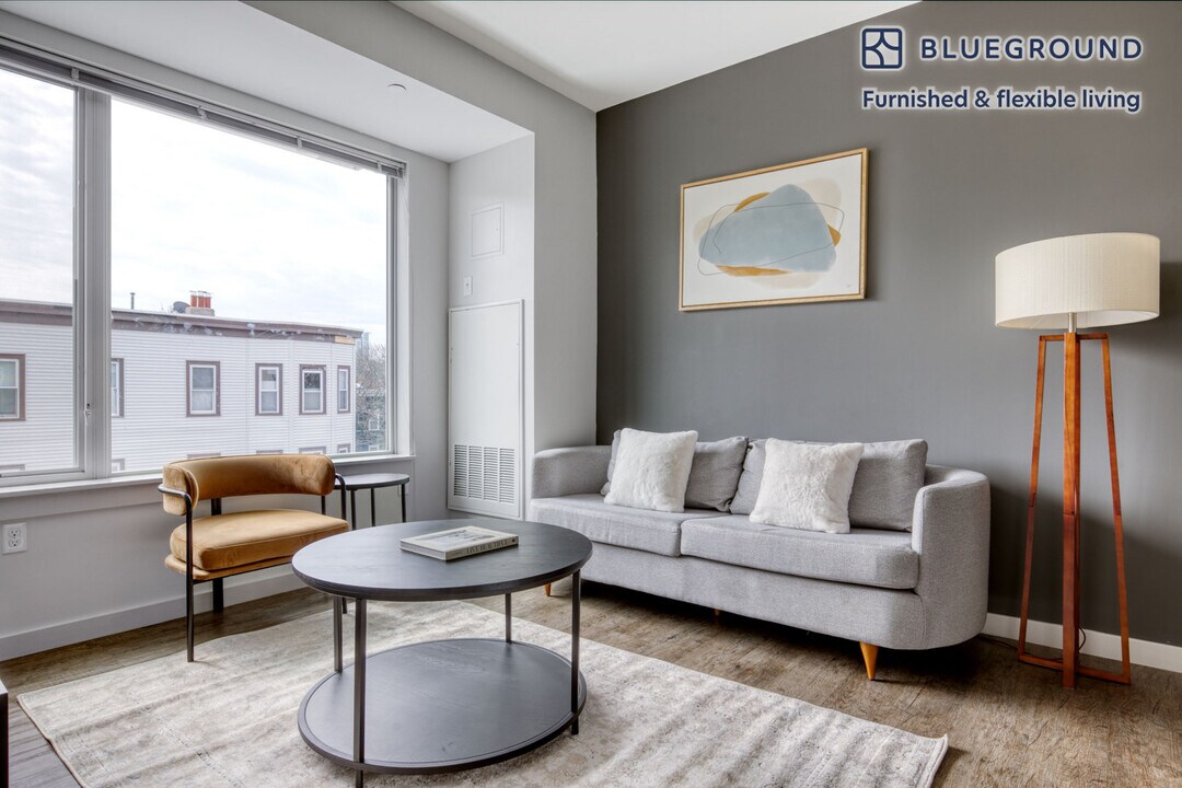 240 Sidney St in Cambridge, MA - Building Photo
