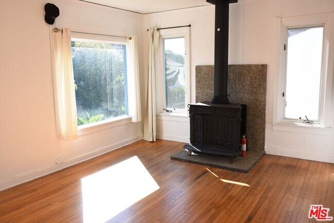 49 Paloma Ave-Unit -F in Los Angeles, CA - Building Photo - Building Photo