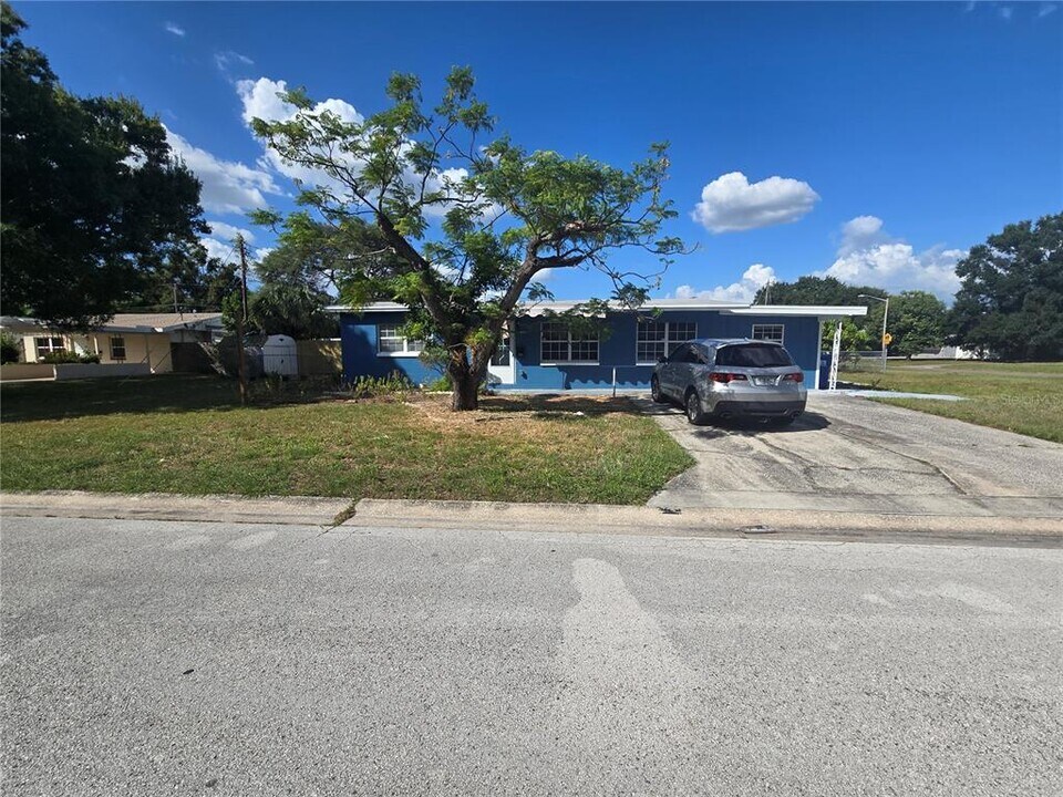 7401 36th Ave N in St. Petersburg, FL - Building Photo