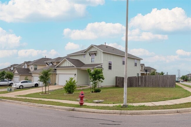 369 Twisted Oaks Ln in Buda, TX - Building Photo - Building Photo
