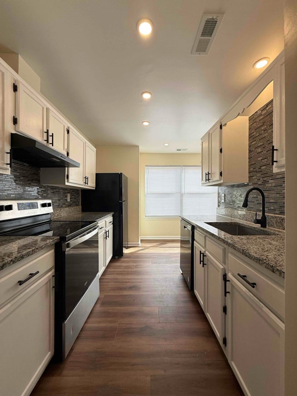 property at 125 Thalia Trace Dr