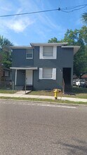 1024 8th St W in Jacksonville, FL - Foto de edificio - Building Photo