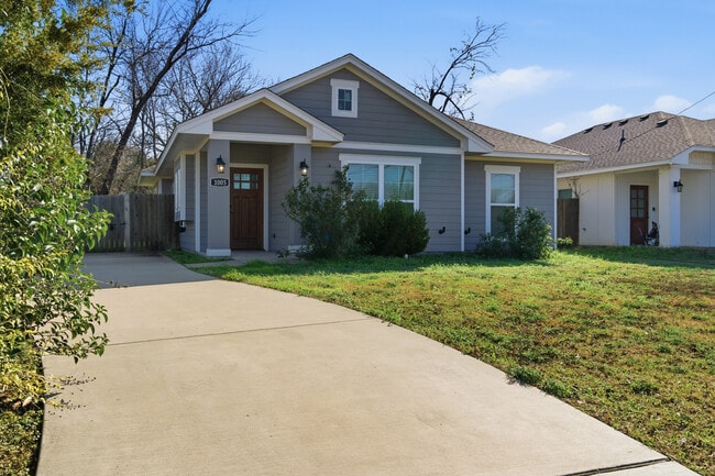 property at 1005 G W Jackson Ave