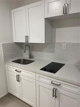 2001 SW 58th Ct in Miami, FL - Building Photo - Building Photo