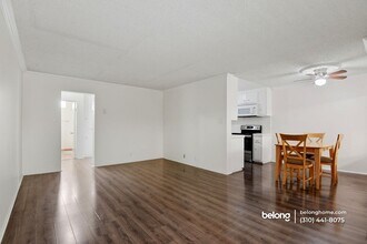 545 Chestnut Ave in Long Beach, CA - Foto de edificio - Building Photo