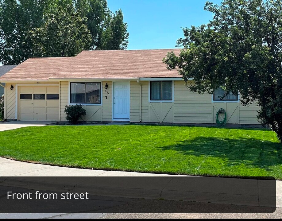 655 W Hanover Ct in Meridian, ID - Building Photo