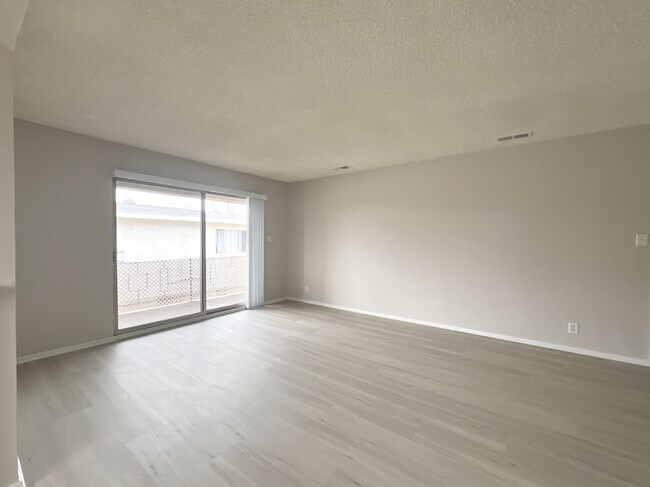 8622 5th St in Downey, CA - Building Photo - Building Photo