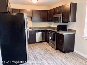 1411 Rebecca Ln in Norman, OK - Foto de edificio - Building Photo