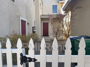 1360 Waterloo Dr in Reno, NV - Building Photo - Building Photo