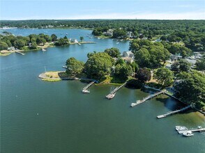 14 Betty Hill Rd in Narragansett, RI - Building Photo - Building Photo