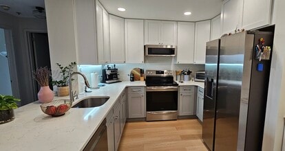 1 Carriage City Plz, Unit 1509 in Rahway, NJ - Building Photo - Building Photo