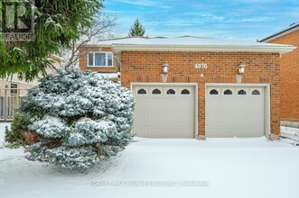 4076 Colonial Dr in Mississauga, ON - Building Photo - Building Photo