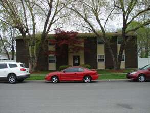 302-304 Estate Dr in O'Fallon, IL - Building Photo - Building Photo