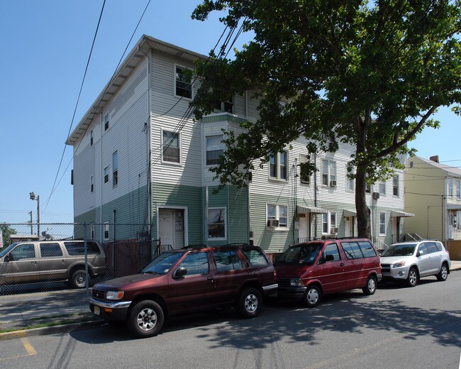 18-22 Jefferson St in Newark, NJ - Foto de edificio - Building Photo