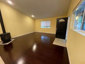 14006 Fern Rd in Guerneville, CA - Building Photo - Building Photo