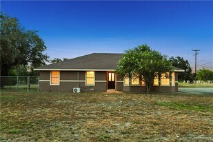 43 Mon Mack Rd in Edinburg, TX - Building Photo