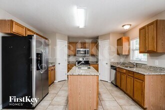 471 Koutnik Rd SE in Palm Bay, FL - Building Photo - Building Photo