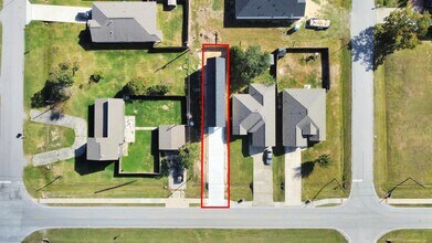 1110 E Main St in La Porte, TX - Building Photo - Building Photo