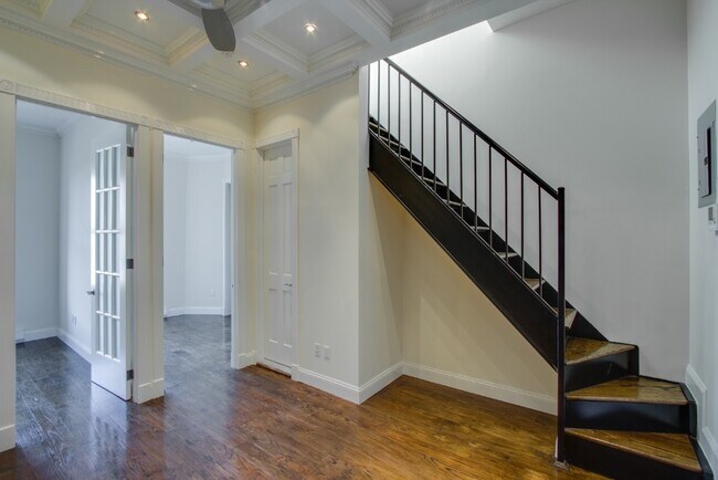 15 W 103rd St in New York, NY - Building Photo - Building Photo