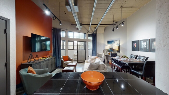 2340 Polk St in Houston, TX - Building Photo - Building Photo