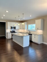 7010 Shelton Ln in Alvaton, KY - Building Photo - Building Photo