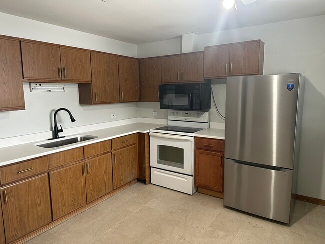 440 E Jefferson St in Hampshire, IL - Building Photo - Building Photo