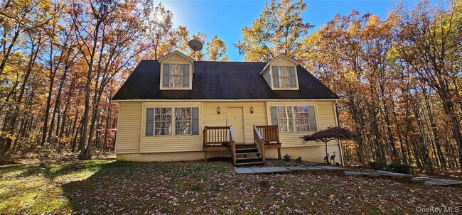 property at 323 Cushetunk Dr