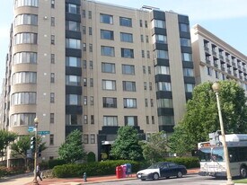 1 Scott Cir NW in Washington, DC - Building Photo