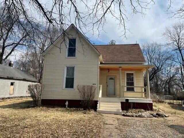 property at 8912 Huiskamp Ave