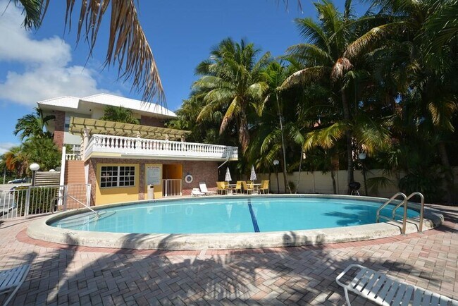 2420 SE 17th St, Unit 201C in Fort Lauderdale, FL - Foto de edificio - Building Photo
